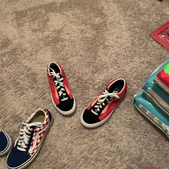 Vans - Picture 4 of 4